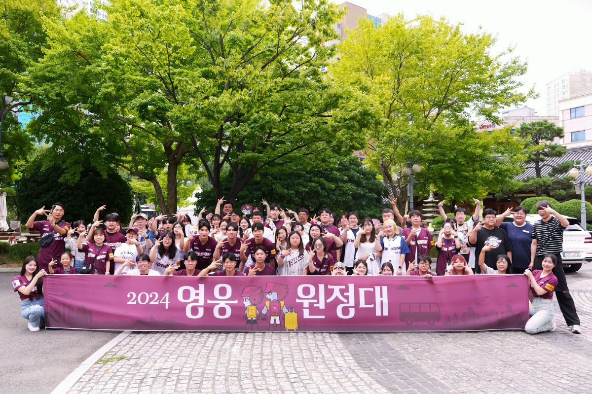 2만 롯데팬 앞에서 주눅들지 않은 63명의 '영웅원정대'...그들이 만든…