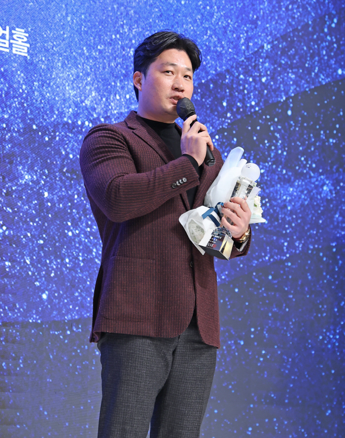 '따뜻한 돌부처'오승환,파리패럴림픽 선수단에 또 2000만원 기부...9…