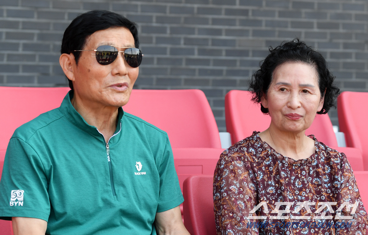 '전설' 양동근 키운 노부부, 이젠 손자의 KBO 데뷔 기도 "지명 받으…
