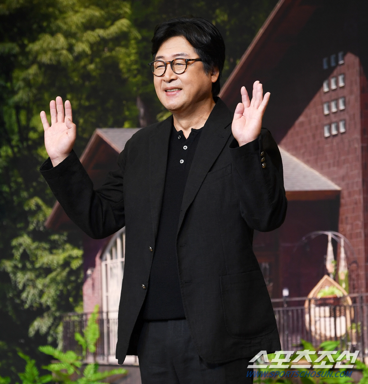 '아무도 없는 숲속에서' 김윤석 "17년 만 안방 복귀 소감? 러브레터 …
