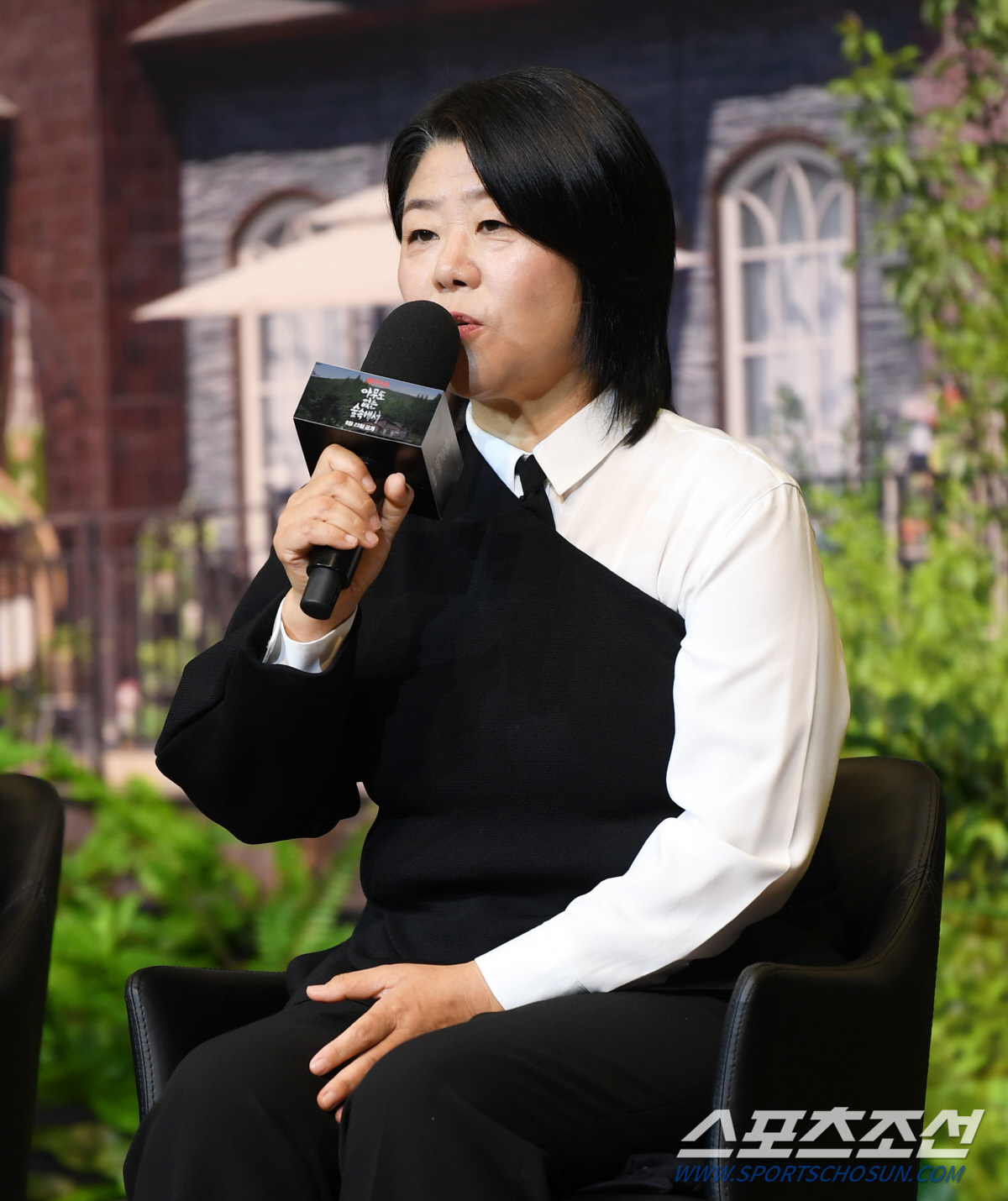 '아무도 없는 숲속에서' 이정은 "작품 위해 점 봤는데, 잘 된다더라"