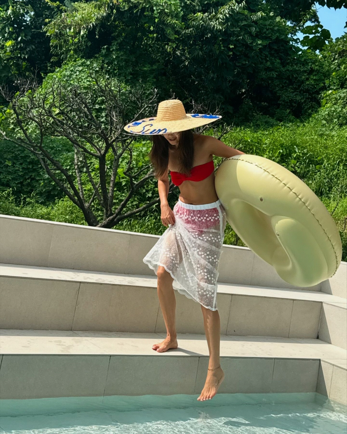 "이게 46세 몸매라고?"…'172cm·48kg' 채정안,비키니로 드러낸…