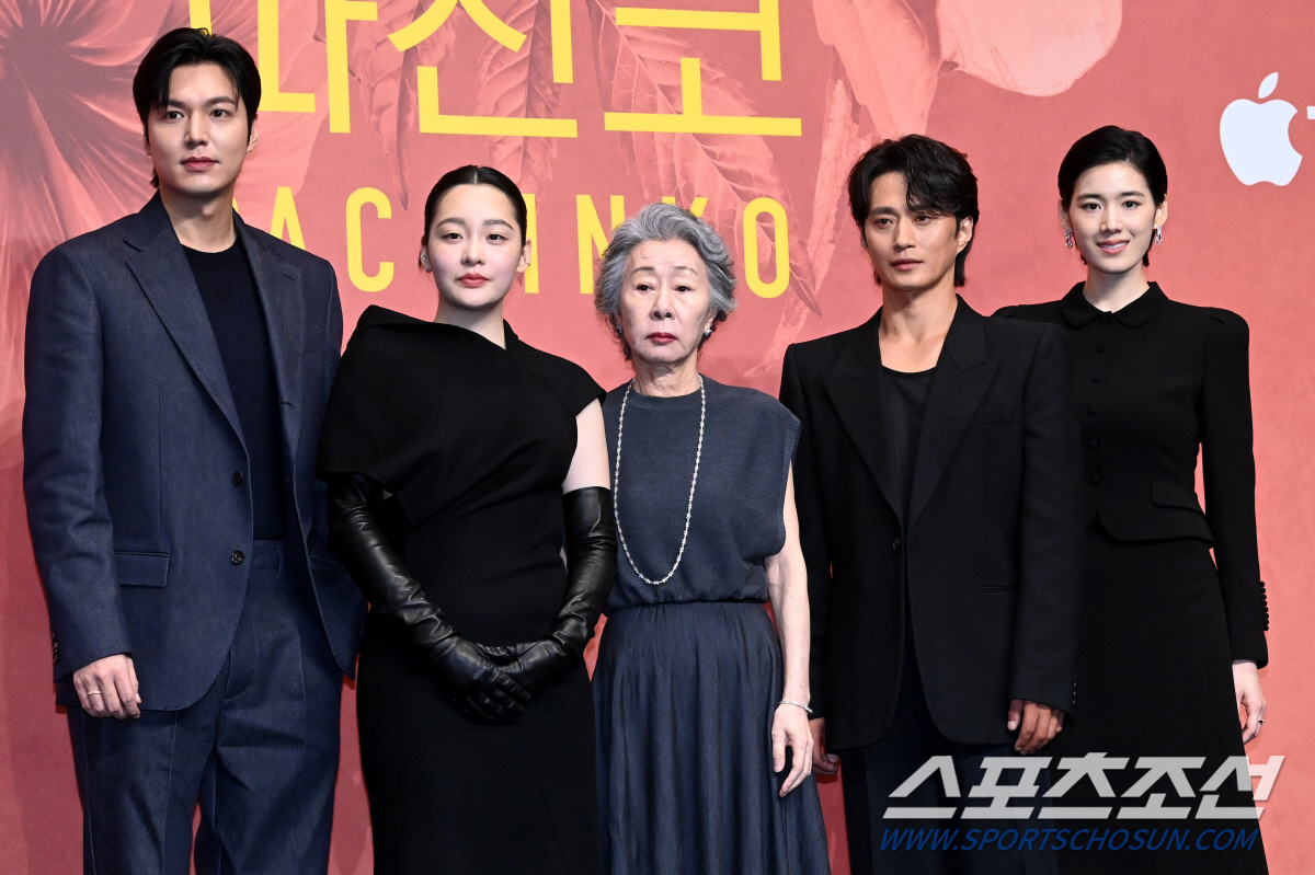 [SC현장] "역사적 순간, 의미有"..윤여정·이민호·김민하 밝힌'파친코…
