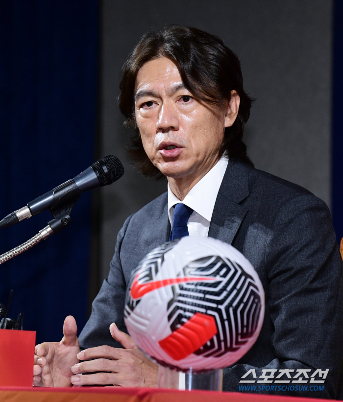 '클린스만과 다르다' 홍명보 감독 명단 발표 기자회견 진행, '소통' 물…