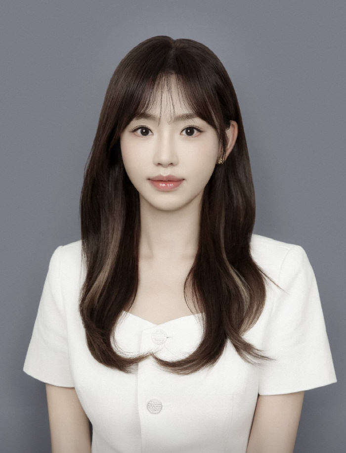 강예원, 앞트임 복원성형 잘했네..흠잡을 데 없는 증명사진 공개
