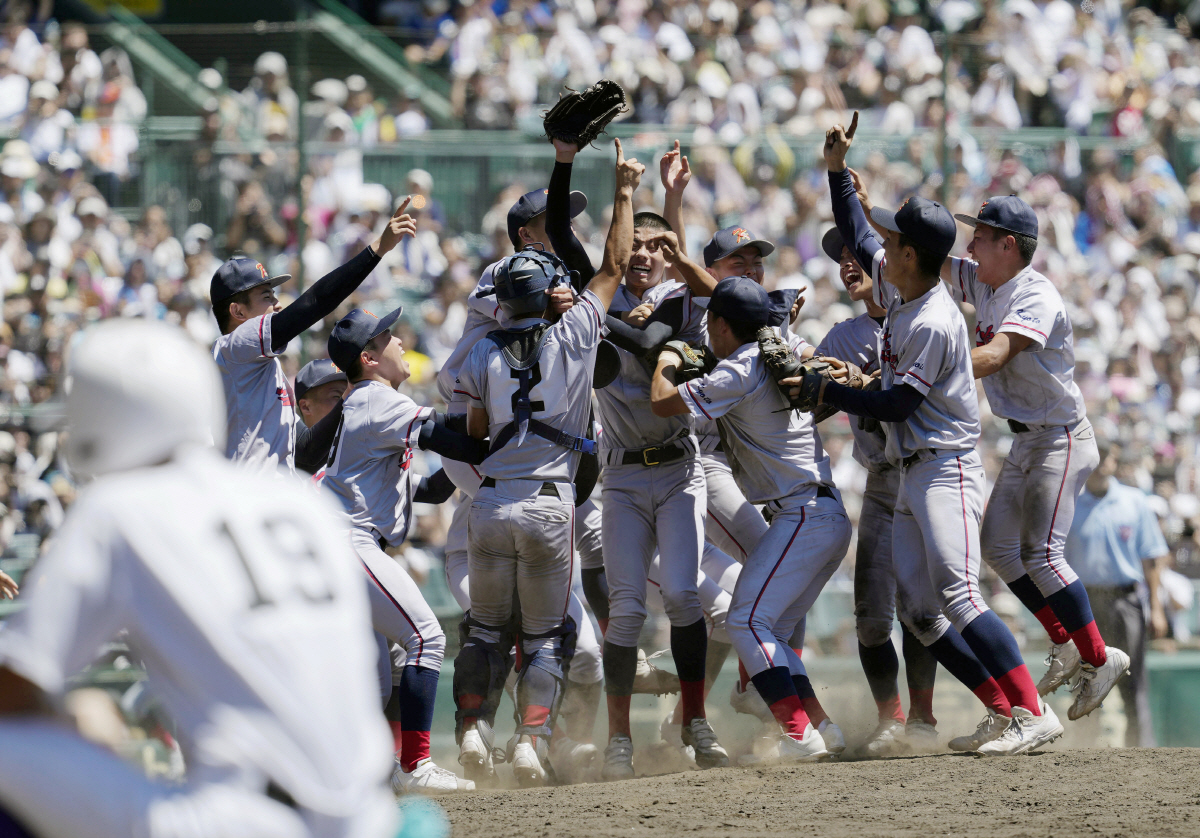윤석열 대통령 "한국어 교가→고시엔 우승 쾌거" 교토국제고에 축하…日현지…