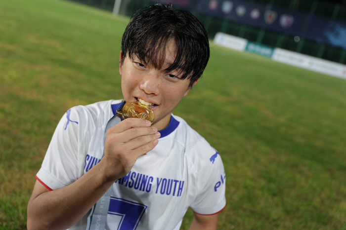'U15 유스 챔피언십 MVP' 수원 이인우 "대한민국에서 제일 유명한 …