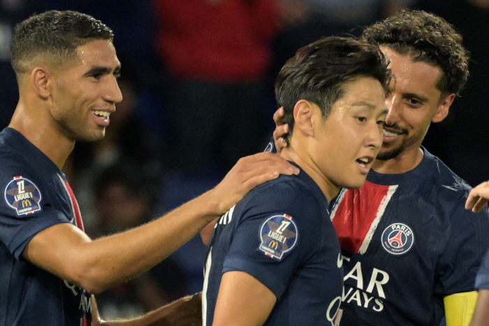 '2경기 연속골' 이강인, PSG 6-0 대승에도 절대로 웃으면 안되는 …