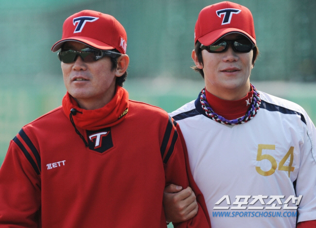 "남들 밥먹을때 쉐도우 피칭 400개" 늦은 밤, 대투수가 된 제자에게 …