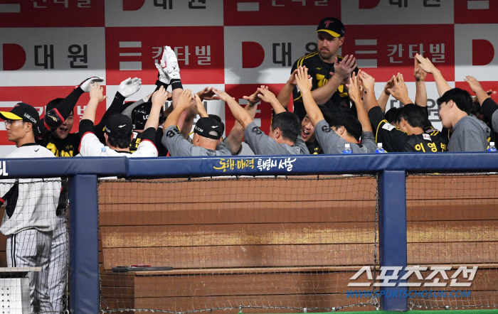 최초 30HR-100RBI. 'LG의 평생 소원' 진짜 거포 탄생. '효…