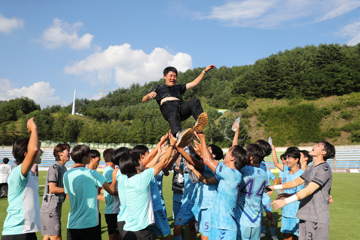 [대학축구]'AT마드리드 수비→맨시티 공격' 유럽 축구 보며 공부하는 최…