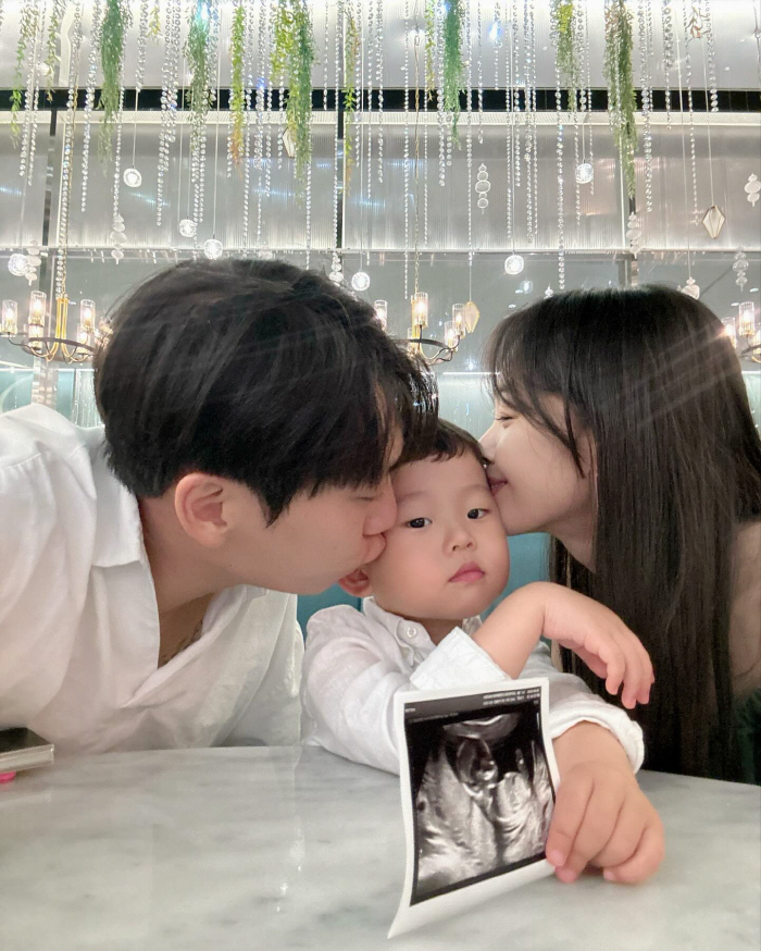 김보미♥윤전일, 둘째 임신 고백 "태명은 또쿵이...하늘이 준 선물"