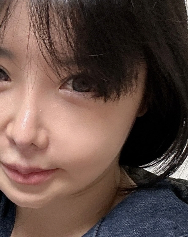 "짙은 눈화장 아웃!" 박봄, 청순美 넘쳐…2NE1 컴백 앞둔 근황