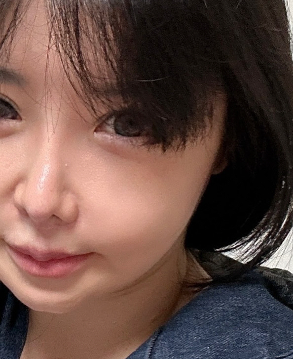 [SCin스타] 청순 민낯도 잘 어울리네! 2NE1 컴백 앞둔 박봄, 무…