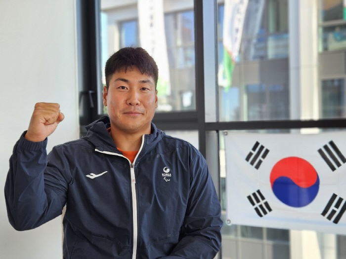 [파리패럴림픽] '노 잡은 지 10개월만에 패럴림픽 출전' 모두를 놀라게…