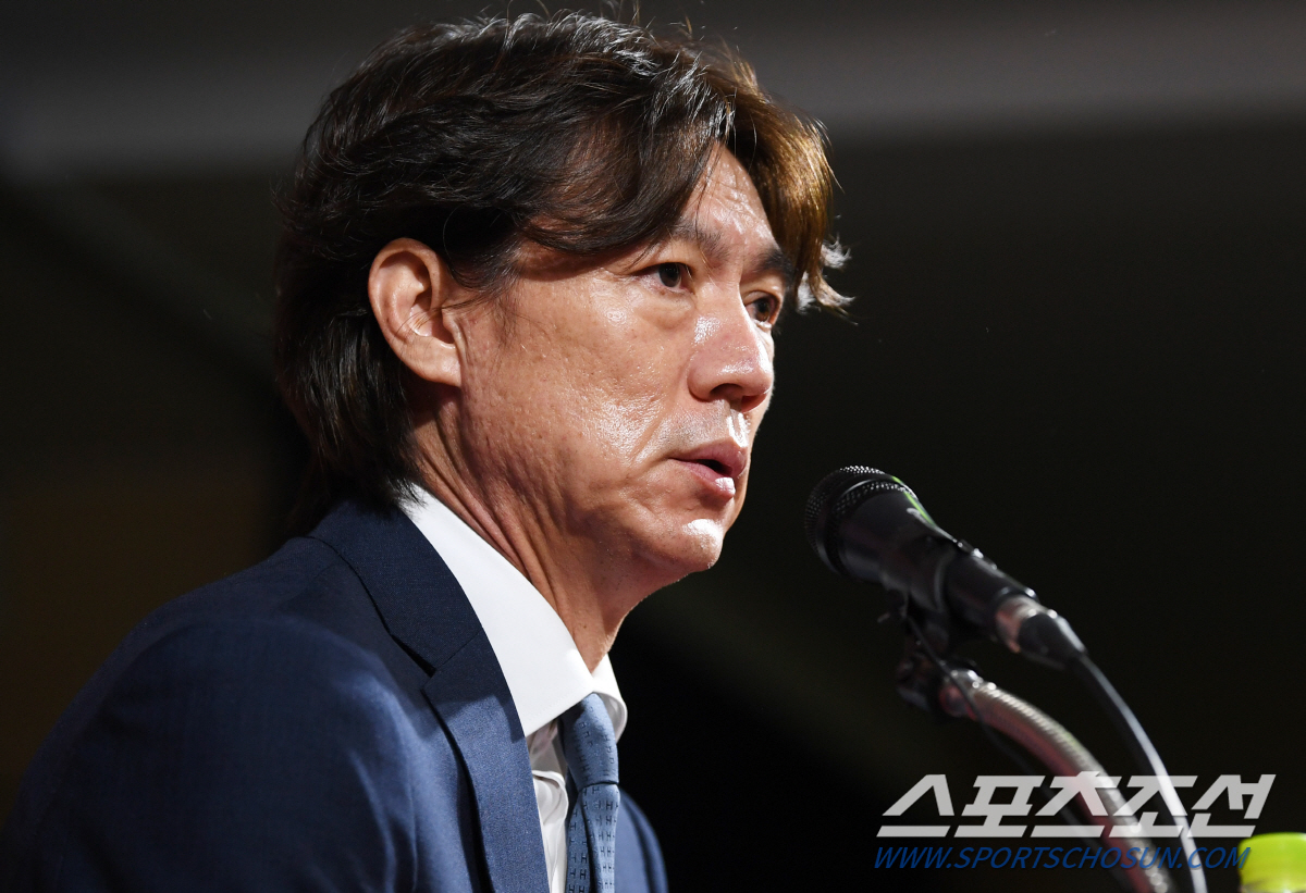 "유럽에 있는 어린 선수들…" 홍명보 감독의 명확한 메시지, 기회는 有→…