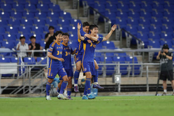 [현장리뷰]울산 HD, 광주FC 누르고 결승 진출 '7년 만의 왕좌 탈환…