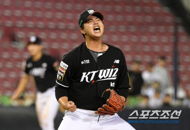20년만에 10승20세이브 출현. 사상 최초 10승-20홀드, 10승-3…