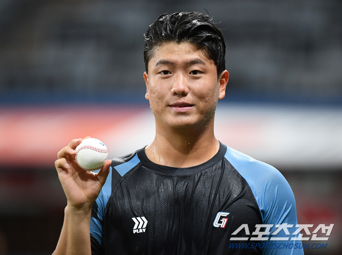 "서울 오니 4회초더라고요"…무박2일 동참 못한 마음, 데뷔 첫 승으로 …