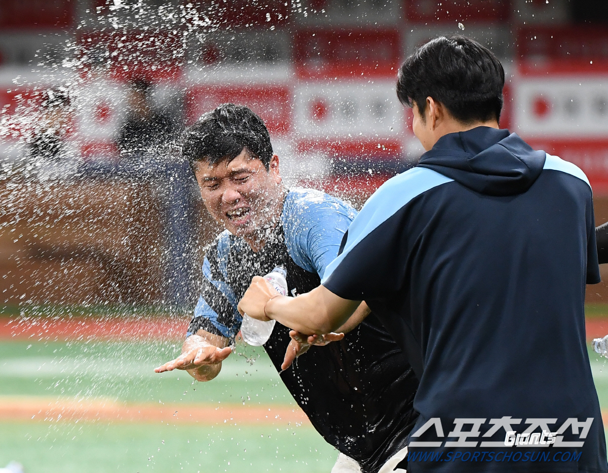 "서울 오니 4회초더라고요"…무박2일 동참 못한 마음, 데뷔 첫 승으로 …