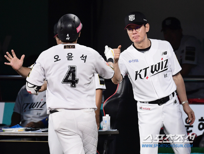 미세골절 의심 1군제외→정상 훈련→억울할 뻔 했는데... '8회의 사나이…