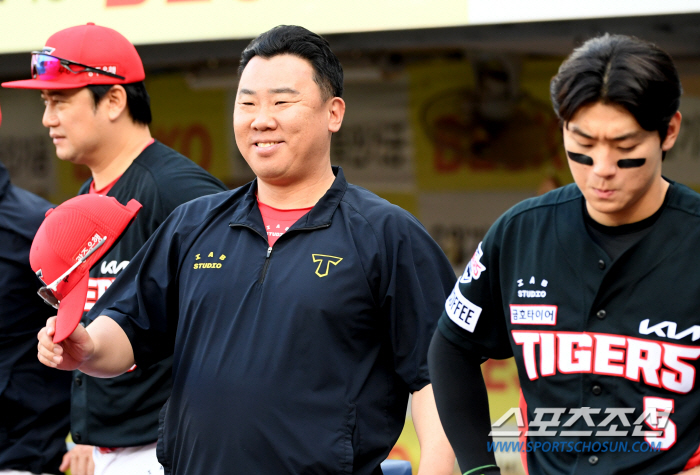 '4시간18분 혈투→낮 2시 경기' 선두 KIA, 마음가짐이 다르다…캡틴…