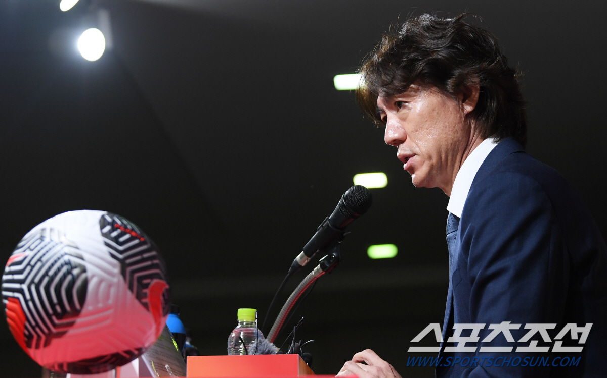 "사활 건 24시간 매니지먼트" 1차 과제는 내부 결속, 홍명보호 첫 출…