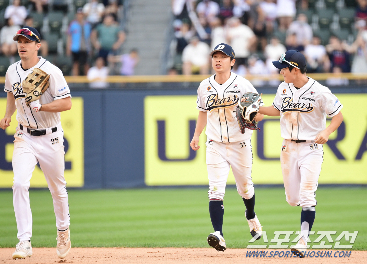 징계 끝! 2이닝 무실점→승리투수…'정훈 결승타' 롯데, 연장 12회 승…