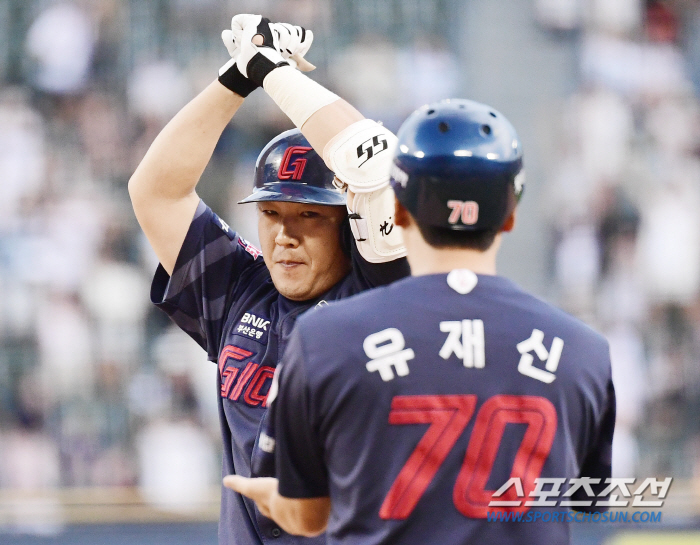 "가지고 있는 힘을 최대한"…KKKKK 역대급 불명예 피했다, 베테랑 자…