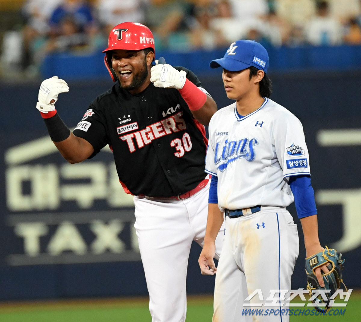 "빨리 돌아와!" KIA 더그아웃에 걸린 그 이름, 이것이 V12 향한 …