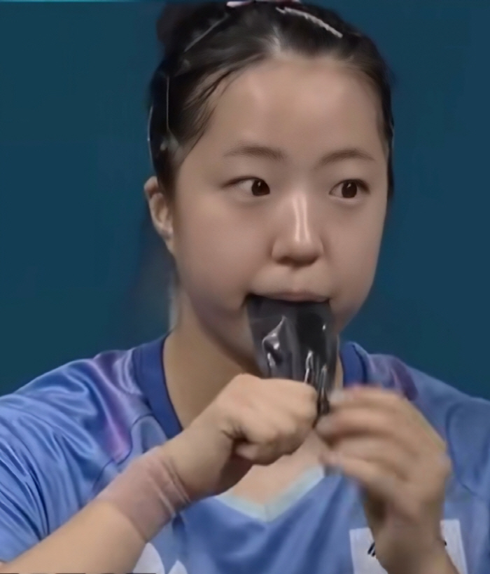'먹방요정'신유빈,'품절대란' 그 에너지젤 전속모델 됐다! '매출 대박'…