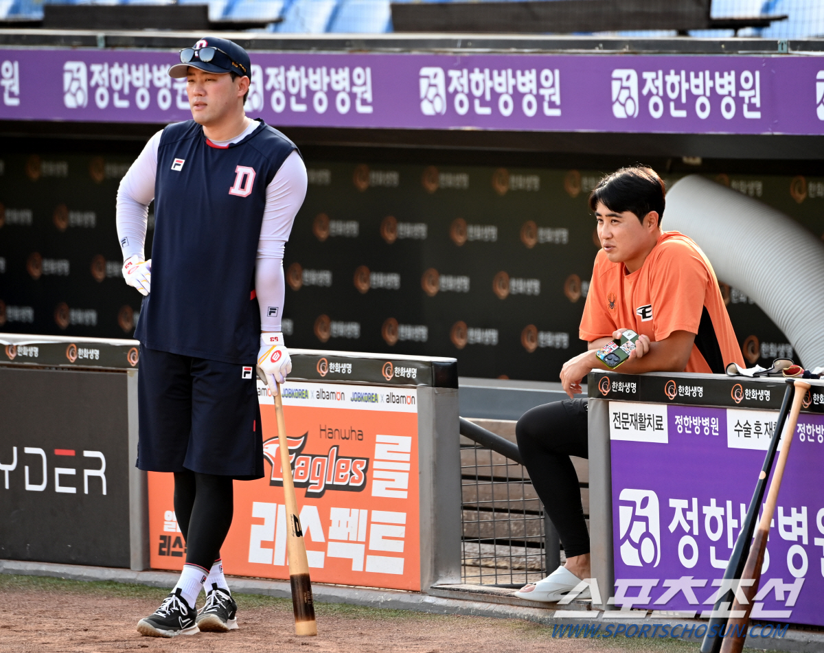 '웃고 있지만 양보는 없다' 양석환-채은성, 두산-한화 캡틴들의 만남