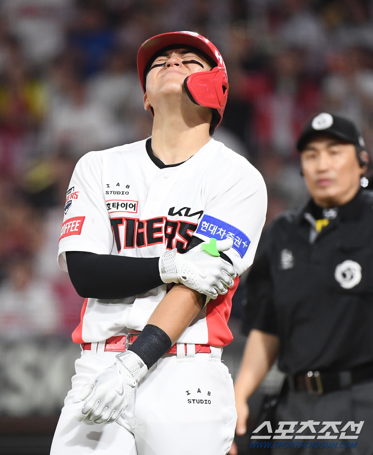 "악!" 40-40 도전 KIA 김도영 팔꿈치 사구→교체 "CT 검진 예…