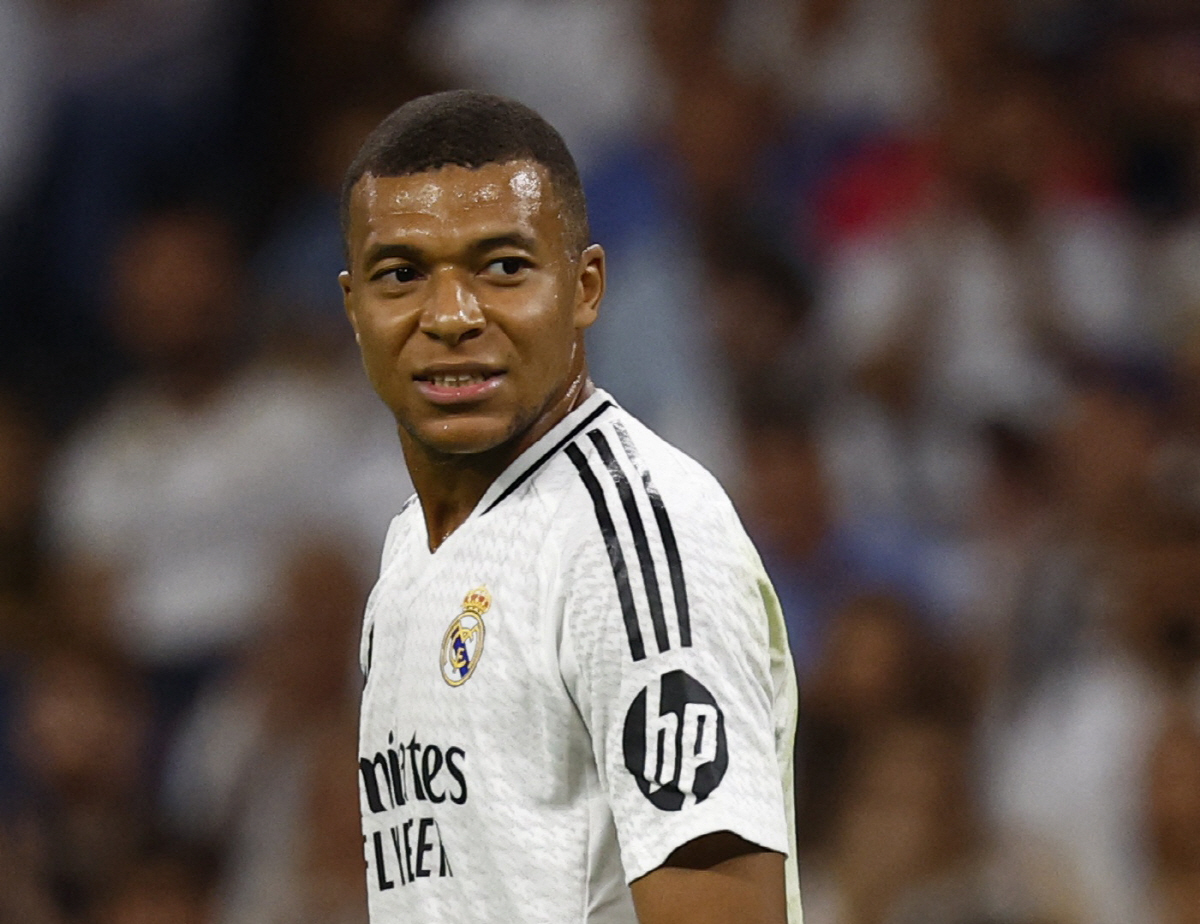 '이강인 앞길 막아도 어쩔 수 없어!'...PSG 고소한 음바페, 행패 …
