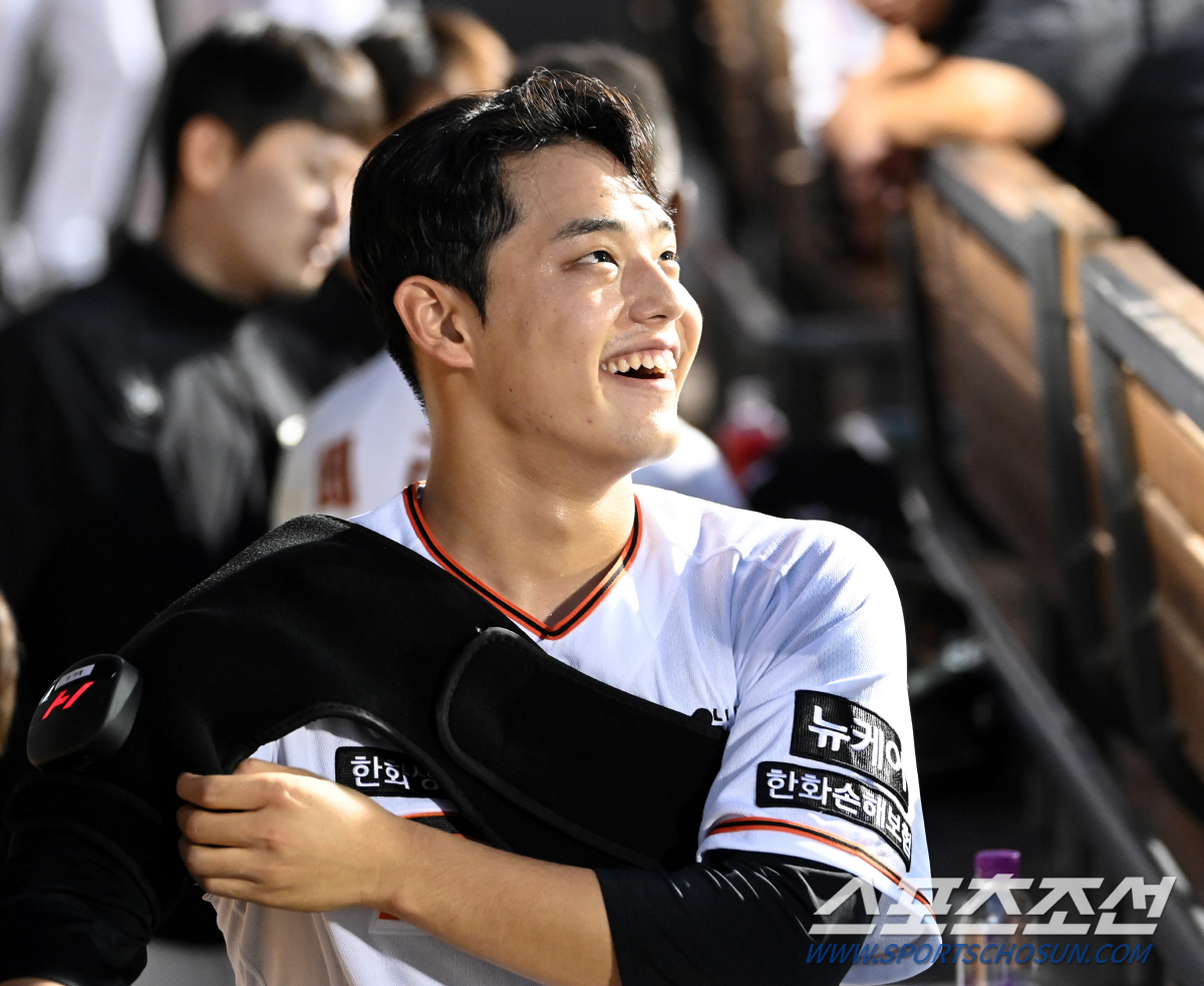 문동주 '160.1km+QS' 못 볼 수도 있었다? "선발 교체 고민" …