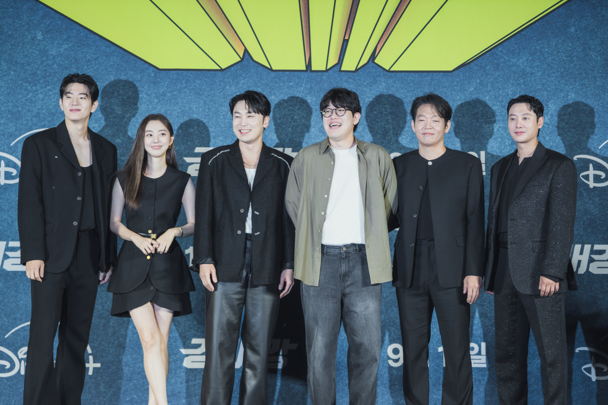 [SC현장]"어금니 앙다물고"…'결혼' 김동욱x'제이환' 박지환, 코믹 …