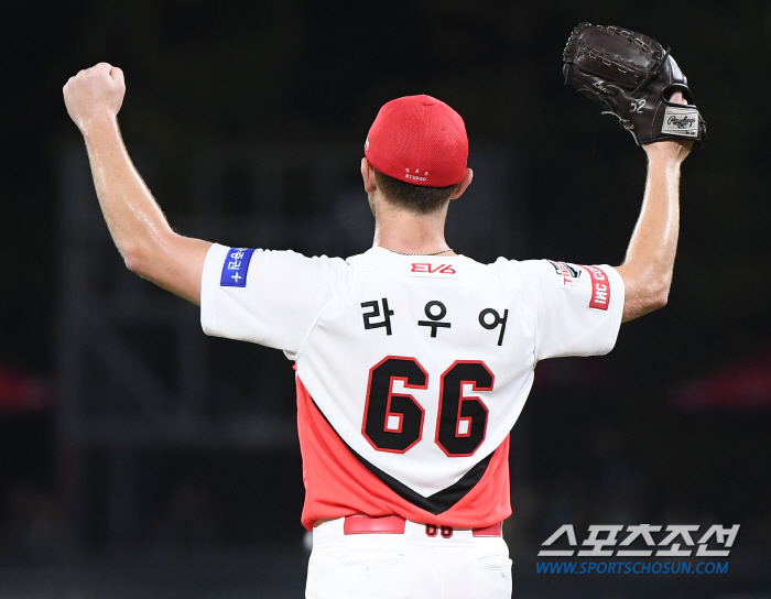 "내가 해볼게" ERA 6.87 외인 특단의 승부수, 직접 사인→QS 대…