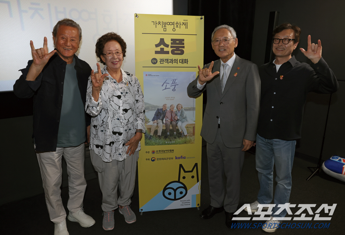 "패럴림픽 중계도,모두의 영화도 더 많아져야" '패럴림픽 찐팬'유인촌 장…