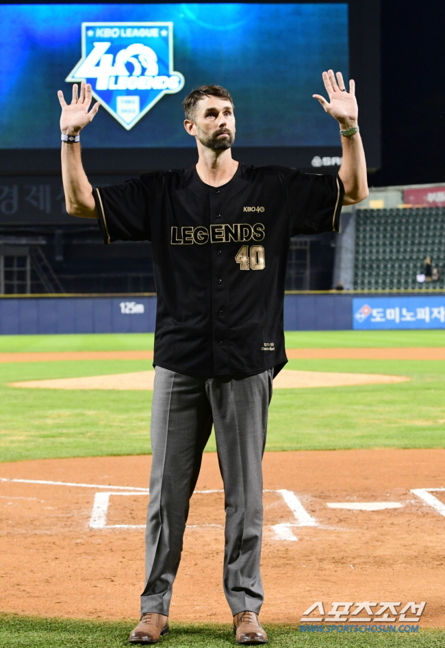 코로나19에 무산→KBO 최고 외인 은퇴식 마침내 열린다…"7년 만에 잠…