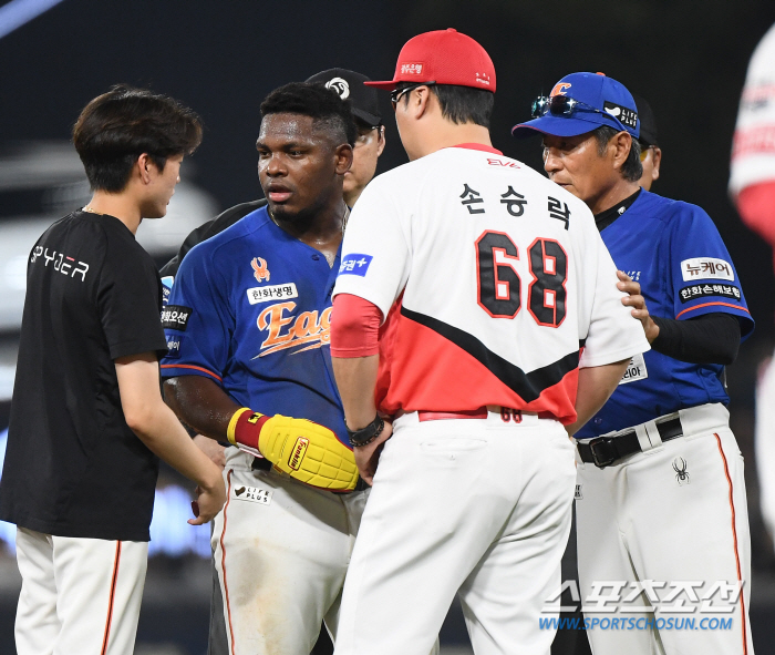 '김도영과 충돌' 페라자 돌발행동, 욕설 때문? KIA 이범호 감독 입장…