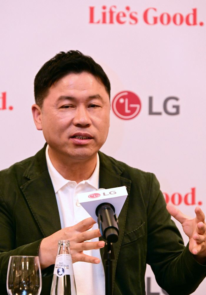 LG전자, AI홈 시대 개막 선언… 류재철 H&A 사장 "가사 해방 통한…