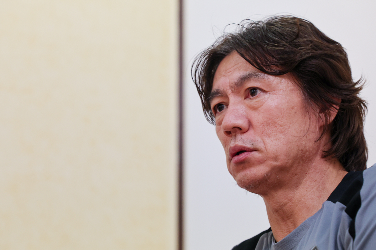 "비난은 감독이…선수들 응원 부탁" 홍명보 감독, '거센 야유→김민재 팬…