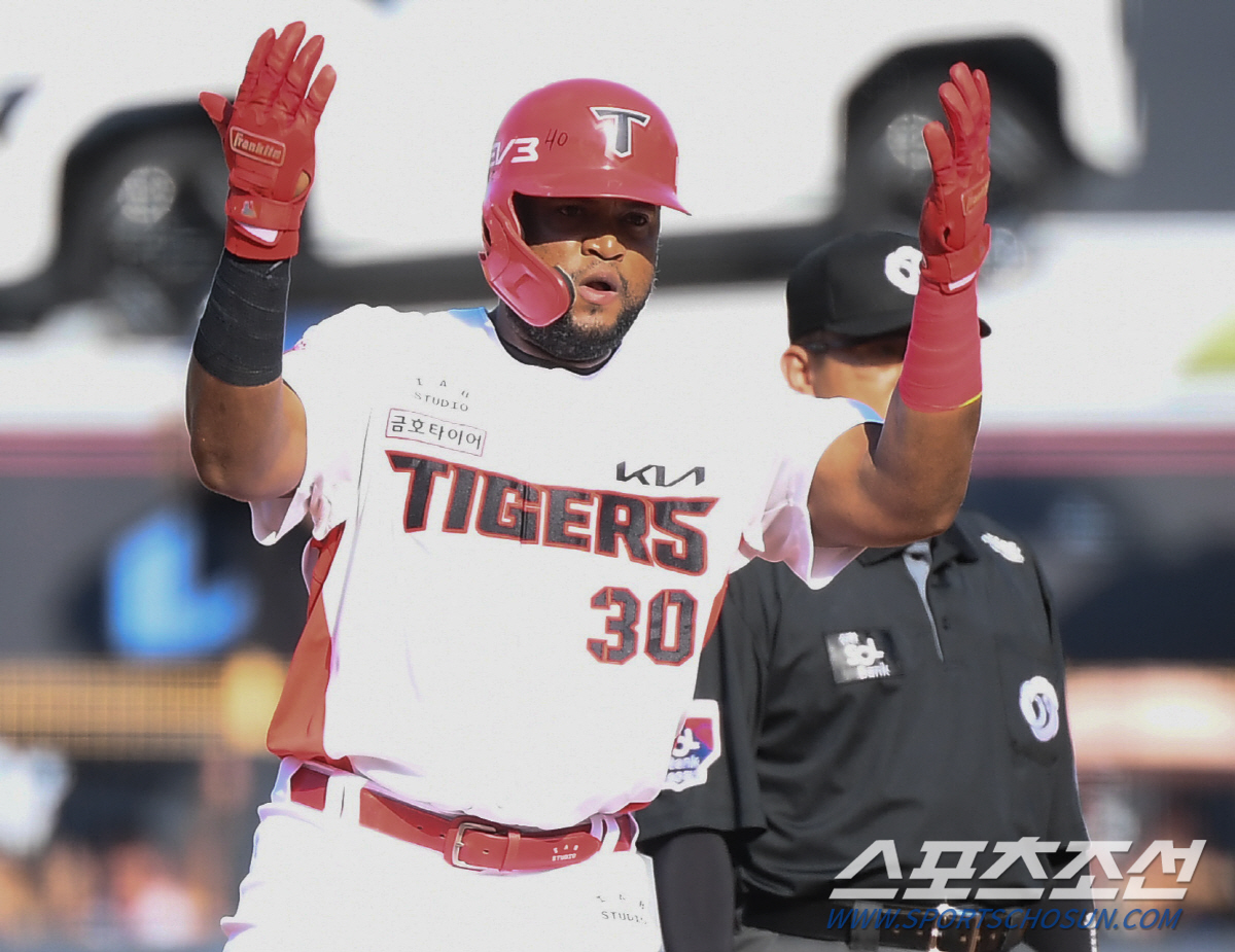 '김도영 KBO 최연소 30홈런-30도루-100타점-100득점' KIA,…