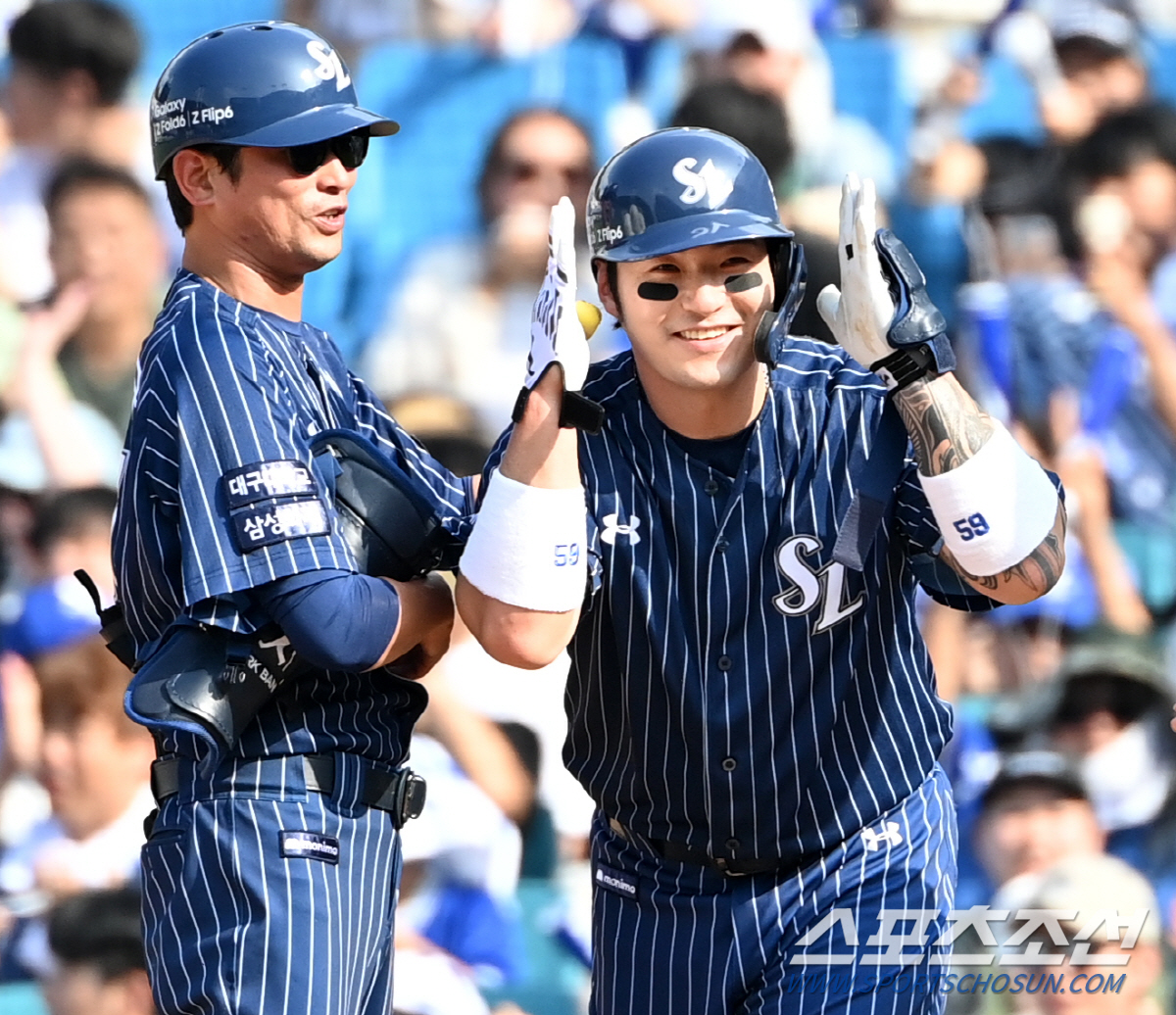 박병호 이런 모습 본 적 있어? 베이스 맞고 튄 행운의 안타에 행복미소,…