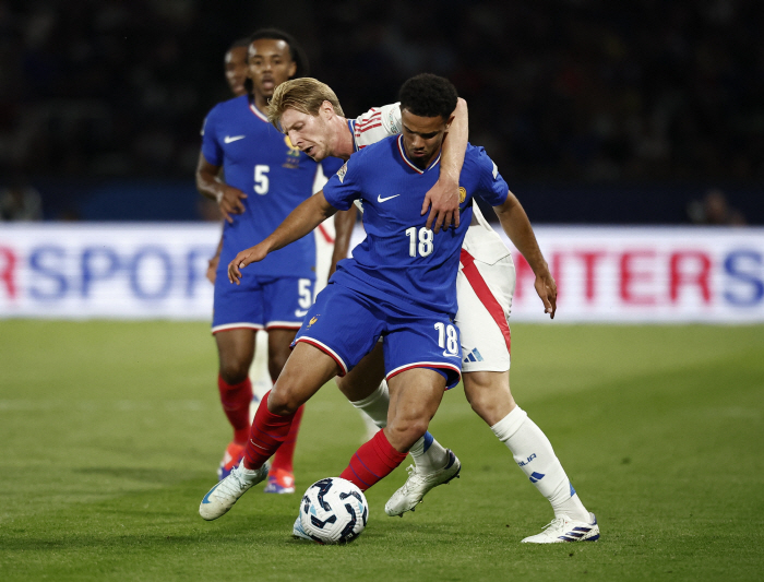 PSG 초비상!...'미친 활약' 이강인, 주전 절호의 기회 '엔리케의 …