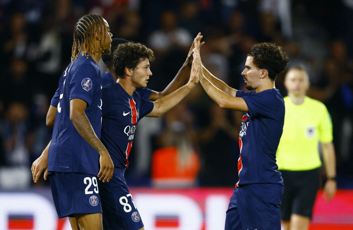 PSG 초비상!...'미친 활약' 이강인, 주전 절호의 기회 '엔리케의 …