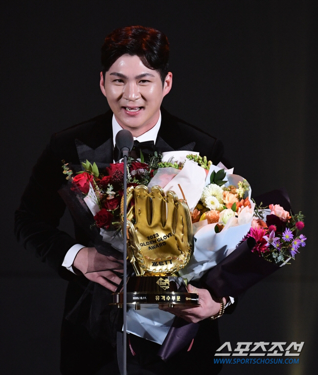 "2등의 품격"→우승+생애 첫 GG까지 한방에? KIA 박찬호 1순위, …