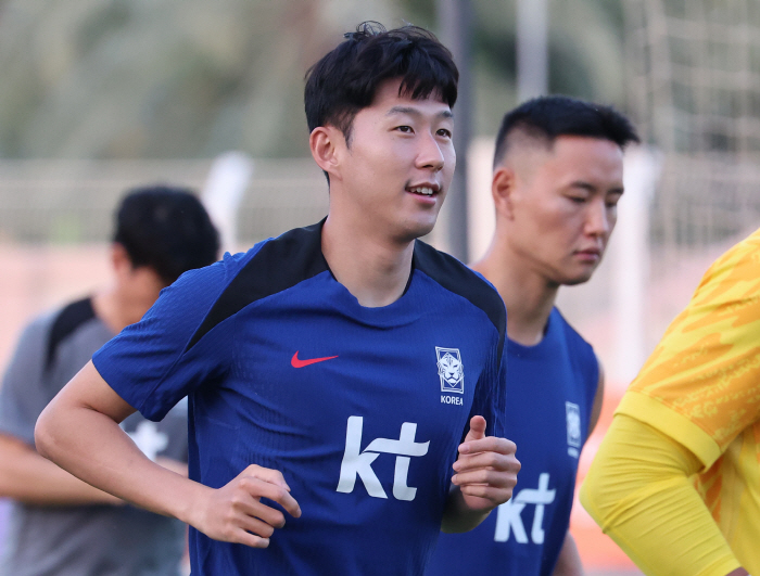 '24시간→전술 탓하는 자비없는 축구판' 홍명보 감독, 증명해야 할 오만…