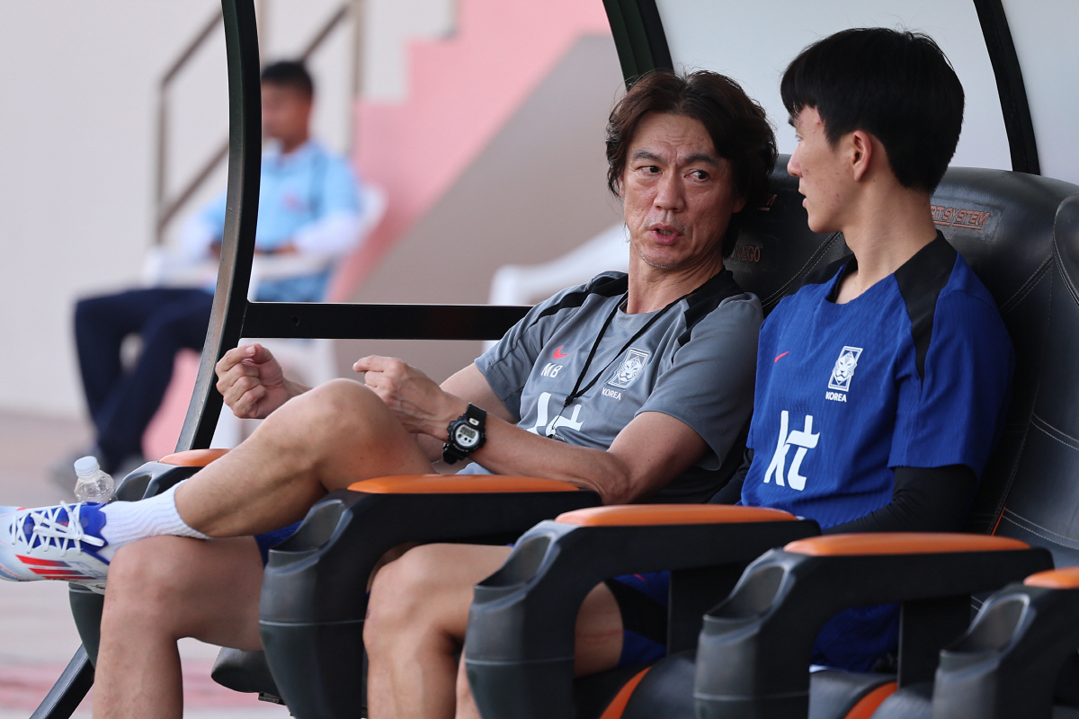 '24시간→전술 탓하는 자비없는 축구판' 홍명보 감독, 증명해야 할 오만…