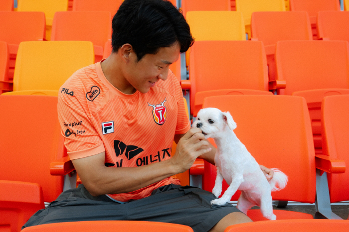 "K리그 최초로 멍멍이와 축구 직관 GO!" 제주유나이티드, 제주항공과 …